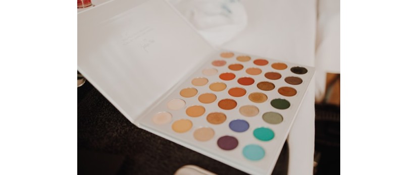 How To Coordinate Color Palettes for Branded or Team Collections